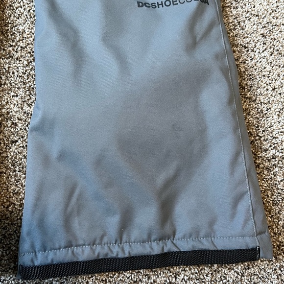 DC Banshee boys Grey waterproof snowboarding snow pants size 8/xs - Picture 13 of 13